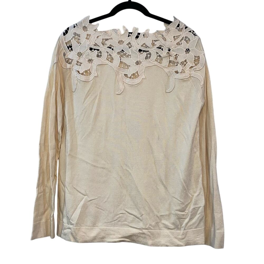 akaiv Cream Knit Floral Sweater